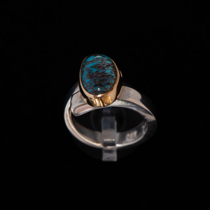 Very rare high grade Bisbee Turquoise contemporary ring with a southwestern kiss