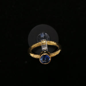 22k Gold Blue Sapphire Ring - Size 6.5