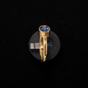22k Gold Blue Sapphire Ring - Size 6.5