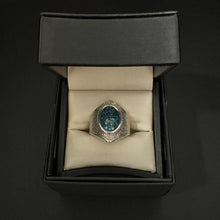 Load image into Gallery viewer, Kingman Black web Turquoise Saddle Ring, Tufa Cast. Size 12